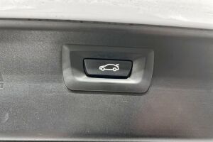 BMW 5-SARJA esikatselu 28