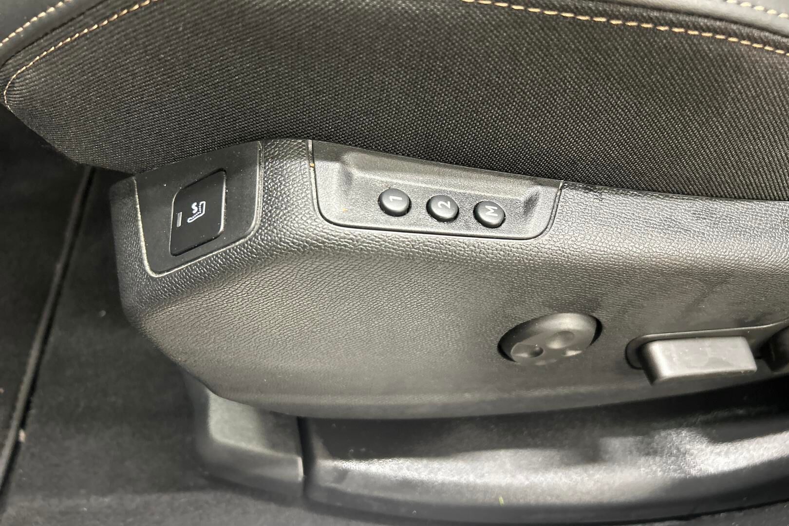 Peugeot 3008 iso kuva 21