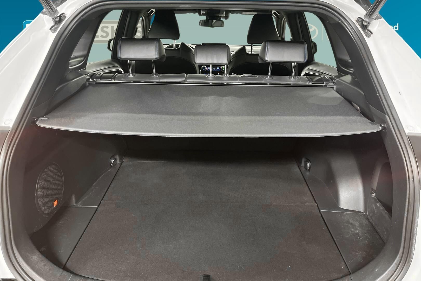 Toyota RAV4 iso kuva 11