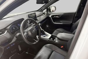 Toyota RAV4 esikatselu 8