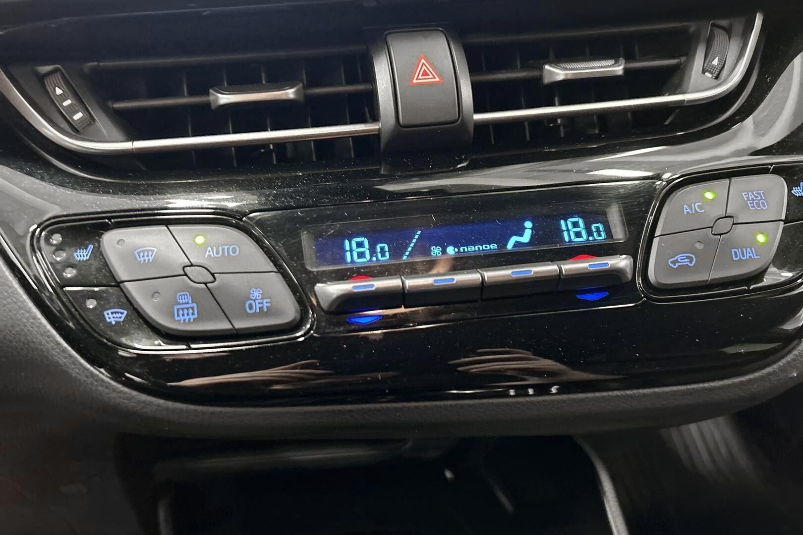 Toyota C-HR iso kuva 23