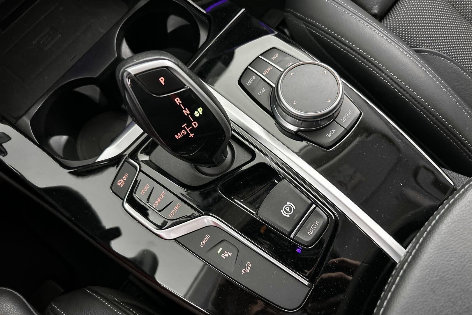 BMW X3 iso kuva 24