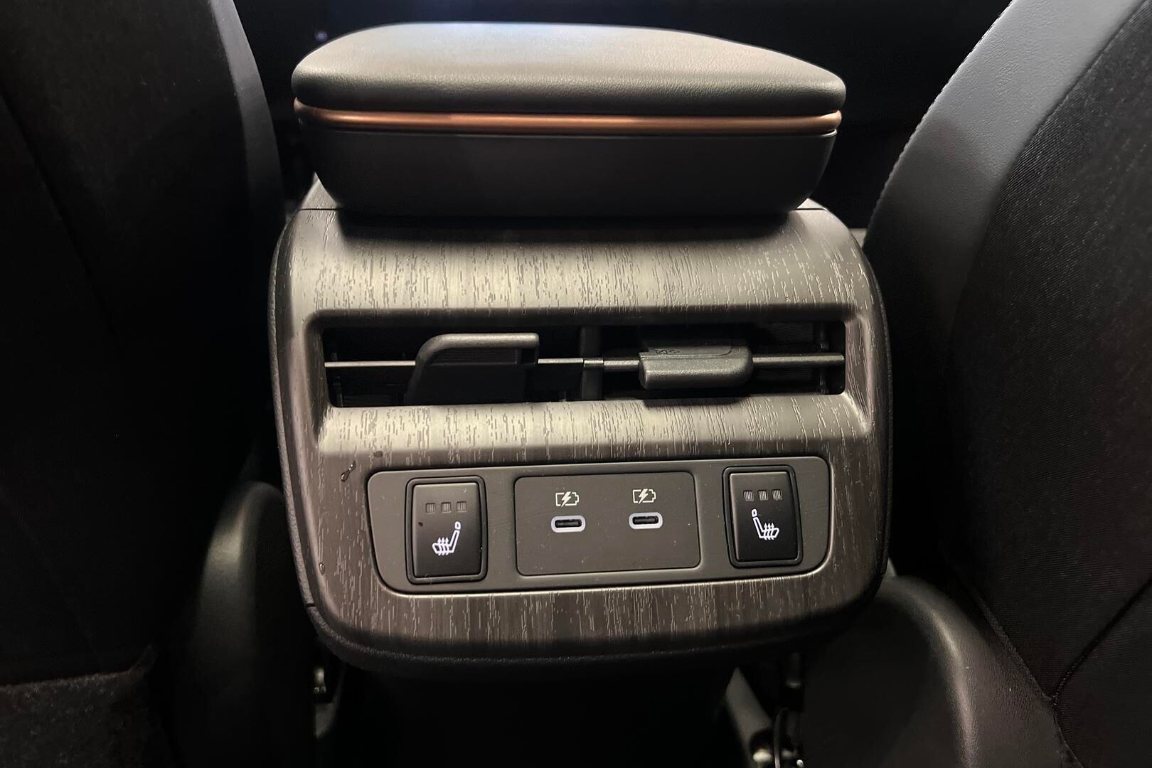 Nissan Ariya iso kuva 14