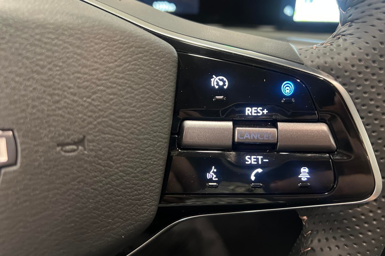 Nissan Ariya iso kuva 19