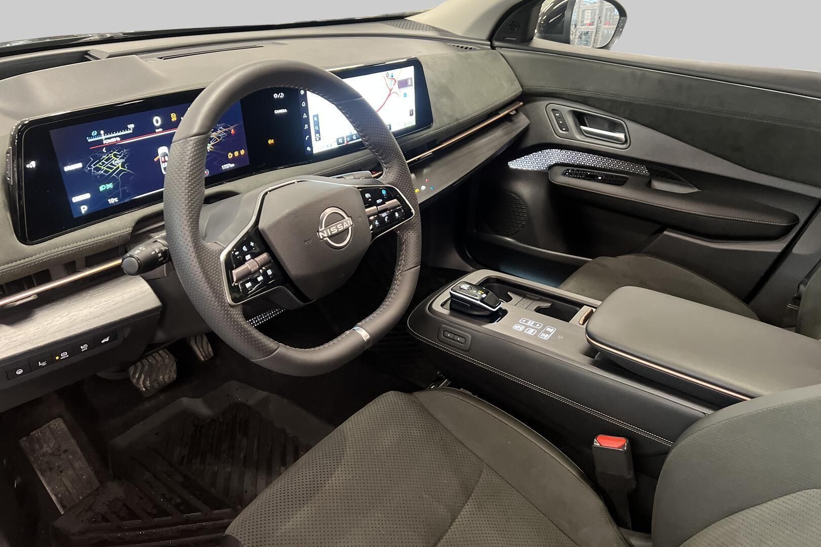 Nissan Ariya iso kuva 8