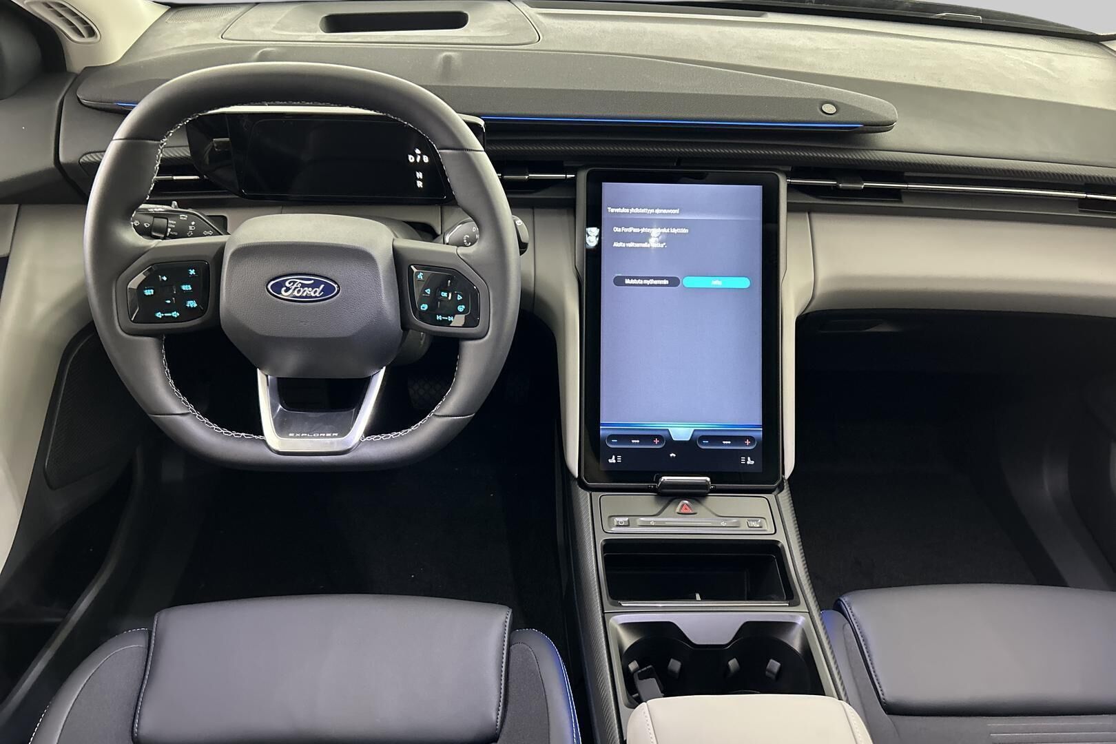 Ford Explorer iso kuva 11