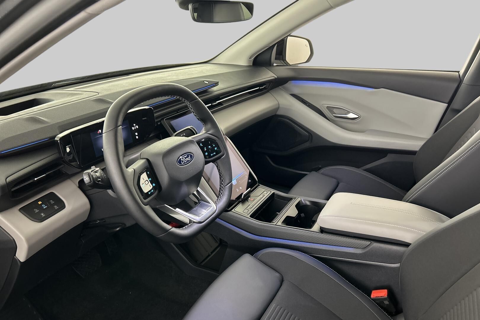 Ford Explorer iso kuva 6