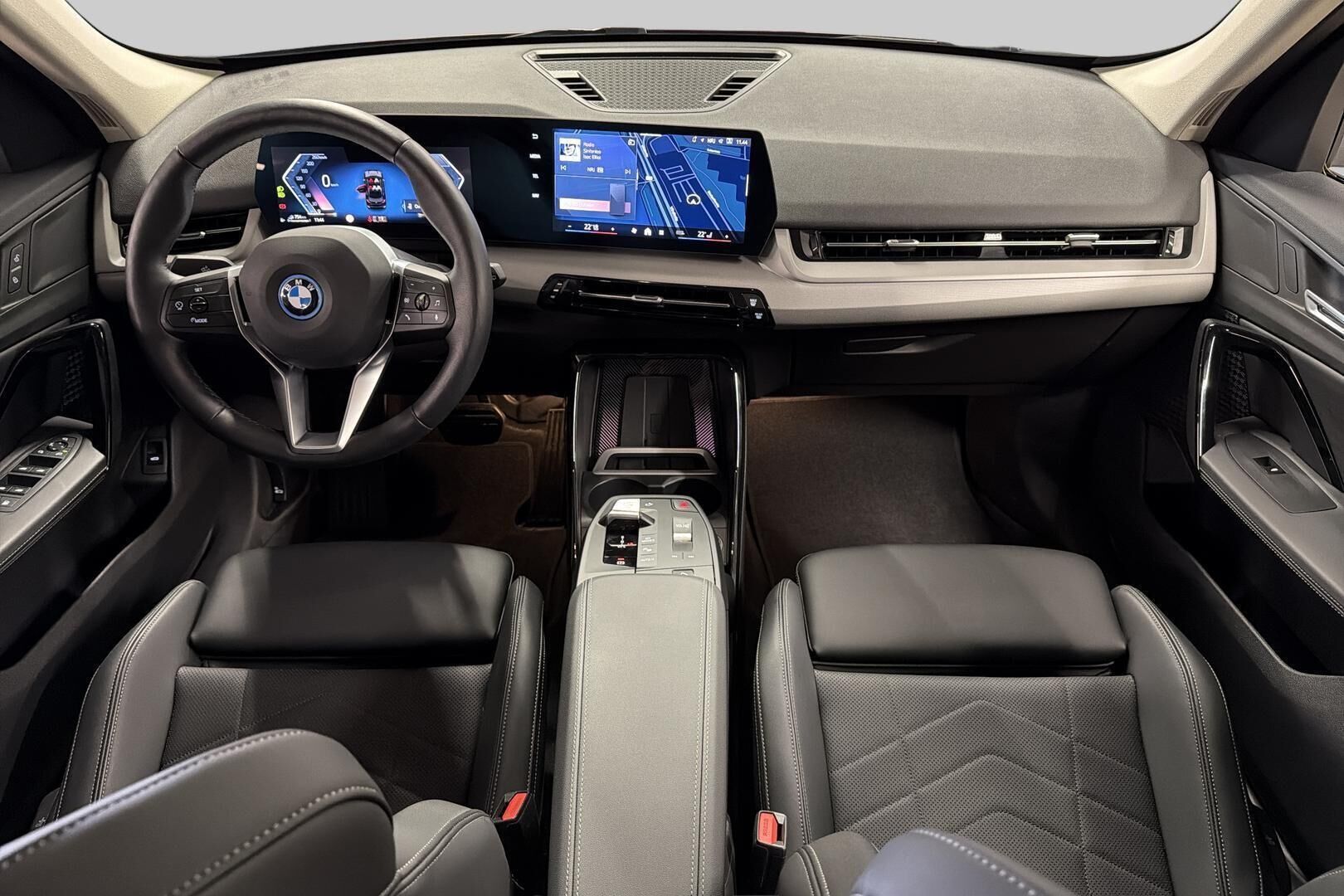BMW X1 iso kuva 7