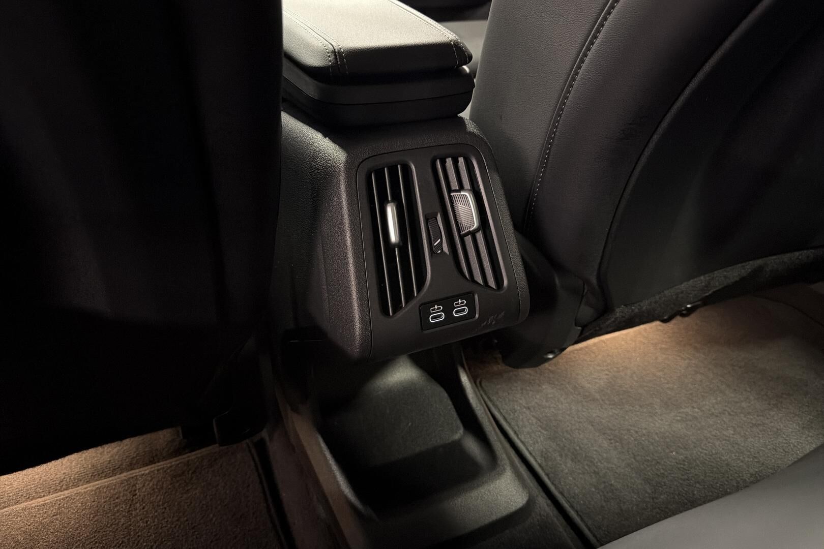 BMW X1 iso kuva 31