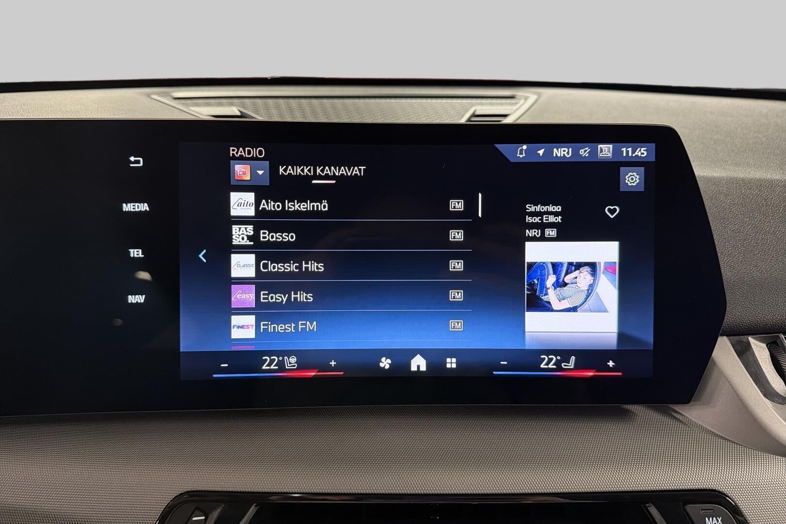 BMW X1 iso kuva 17