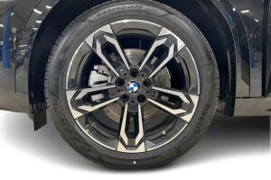 BMW iX2 esikatselu 12