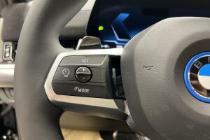 BMW iX2 esikatselu 17