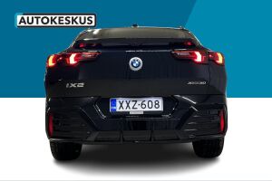 BMW iX2 esikatselu 5