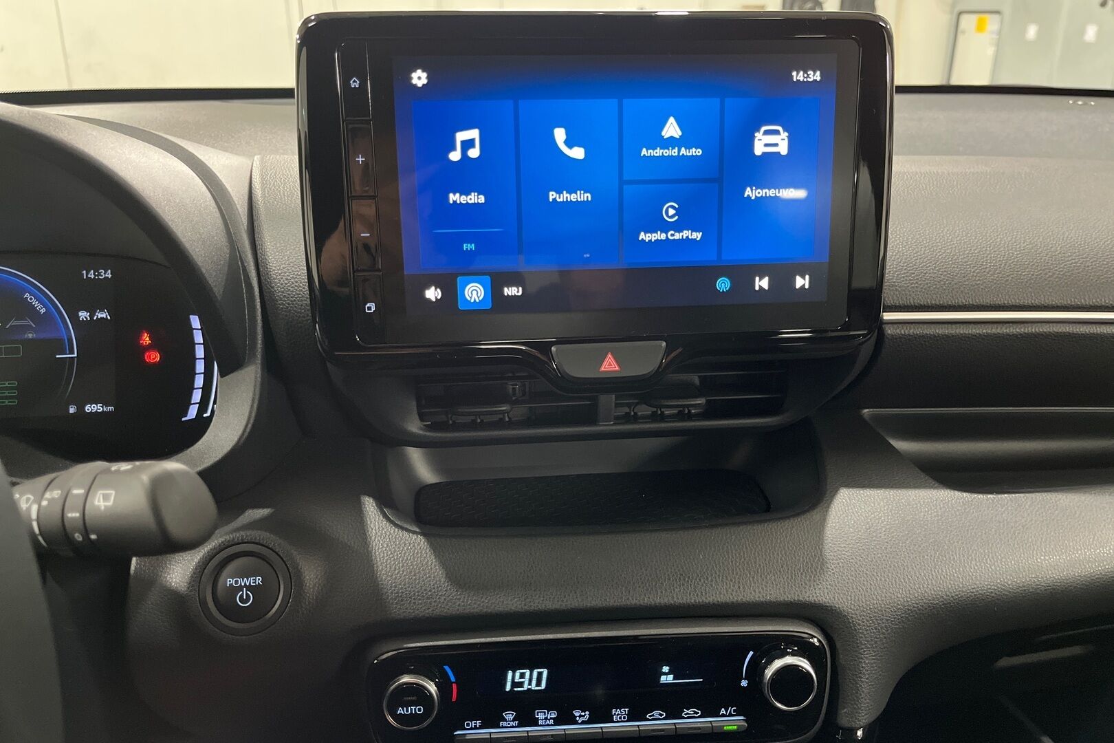 Toyota Yaris iso kuva 11