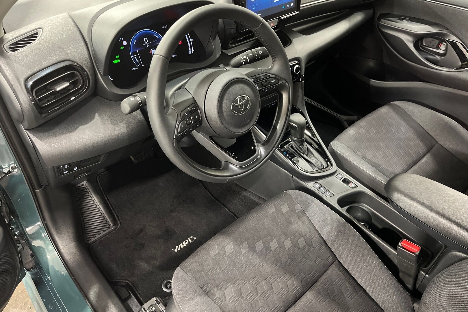 Toyota Yaris iso kuva 6