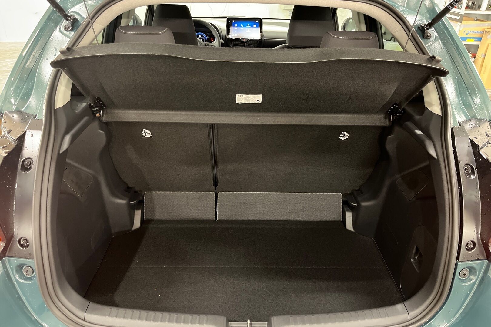 Toyota Yaris iso kuva 9