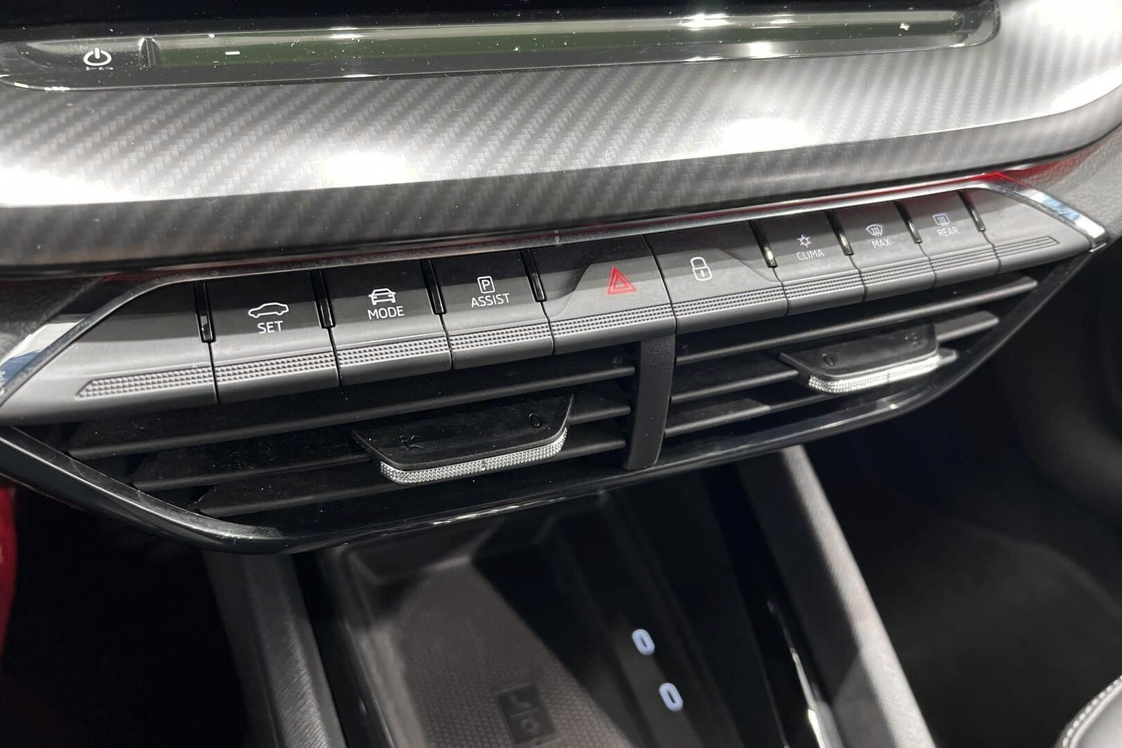 SKODA OCTAVIA iso kuva 25