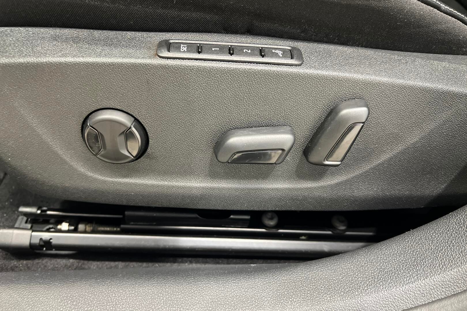 SKODA OCTAVIA iso kuva 38