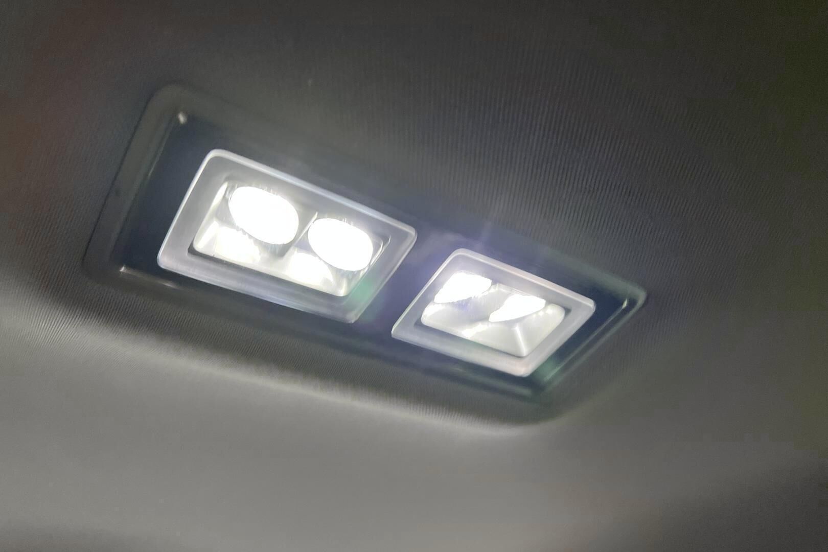 SKODA OCTAVIA iso kuva 41