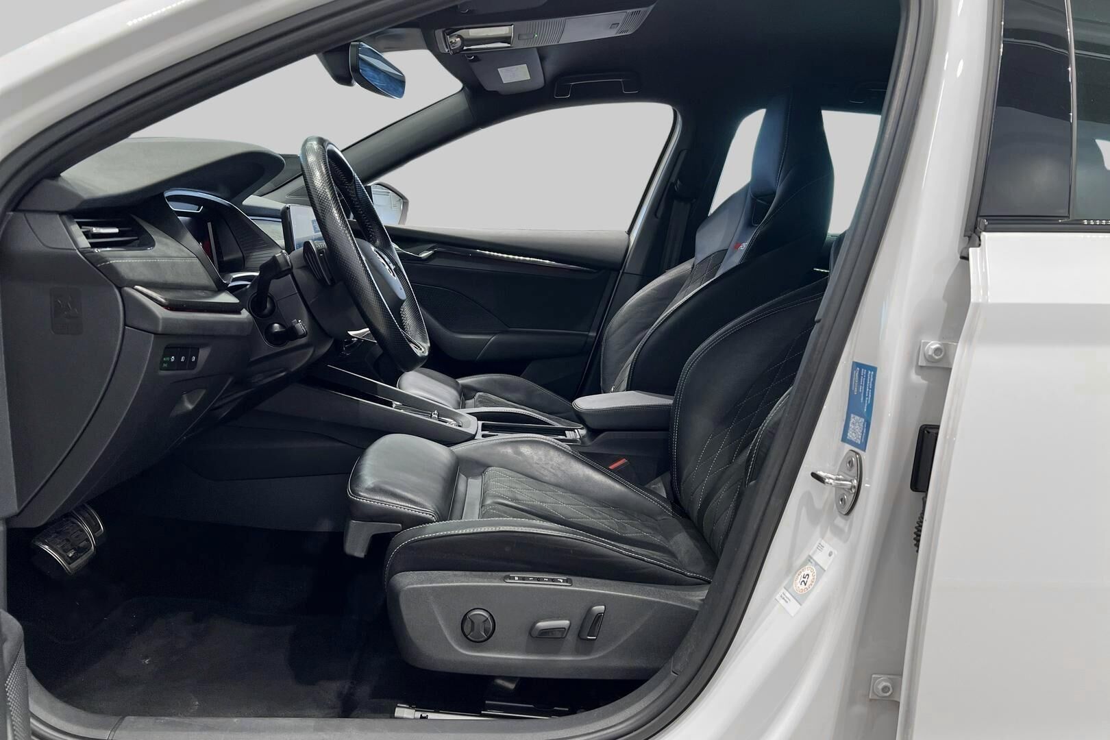 SKODA OCTAVIA iso kuva 8