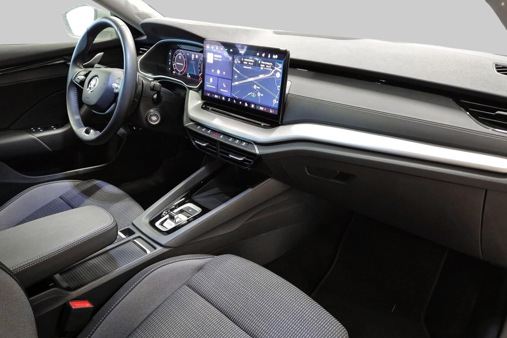 SKODA OCTAVIA iso kuva 4