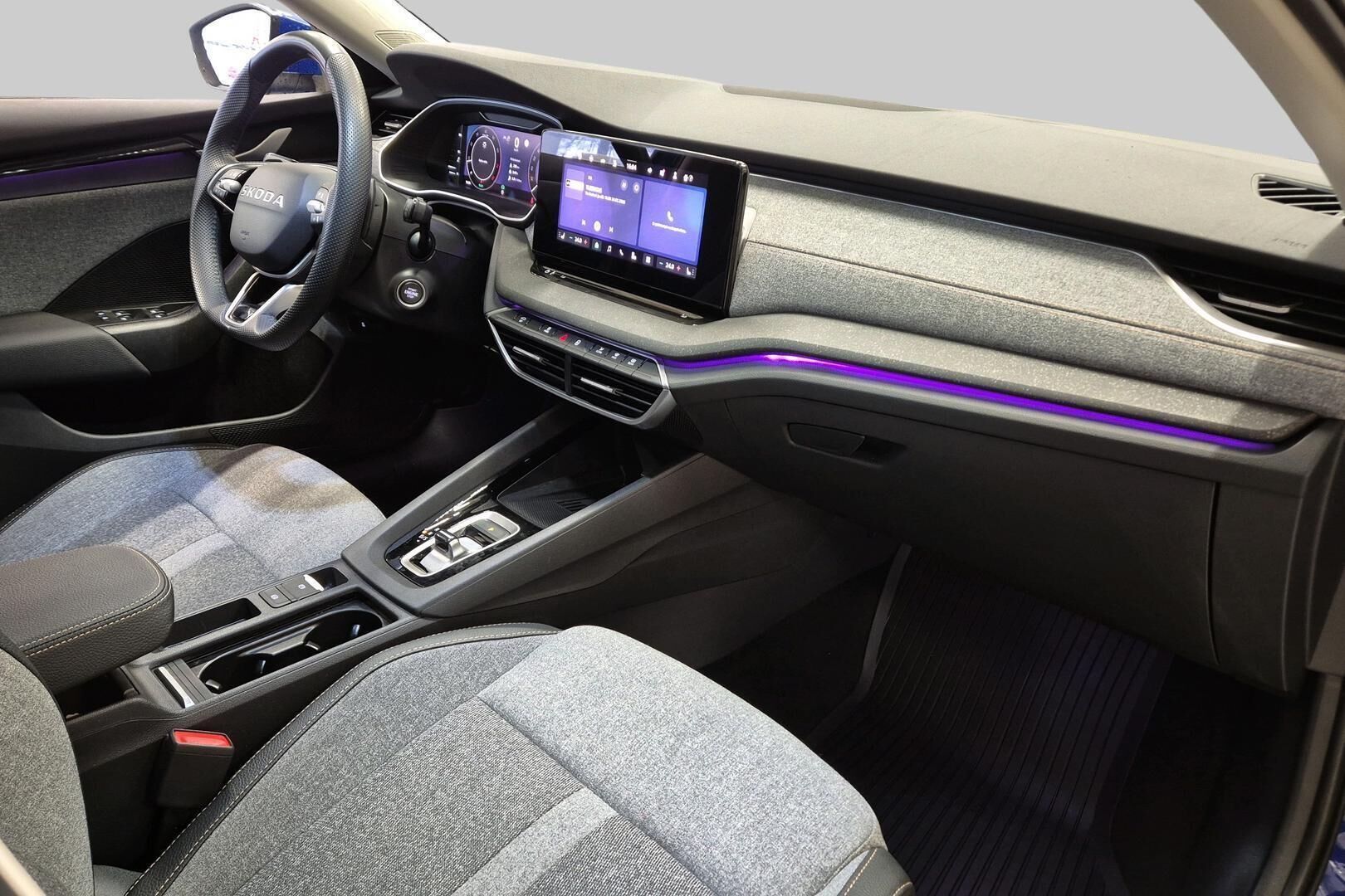 SKODA OCTAVIA iso kuva 4