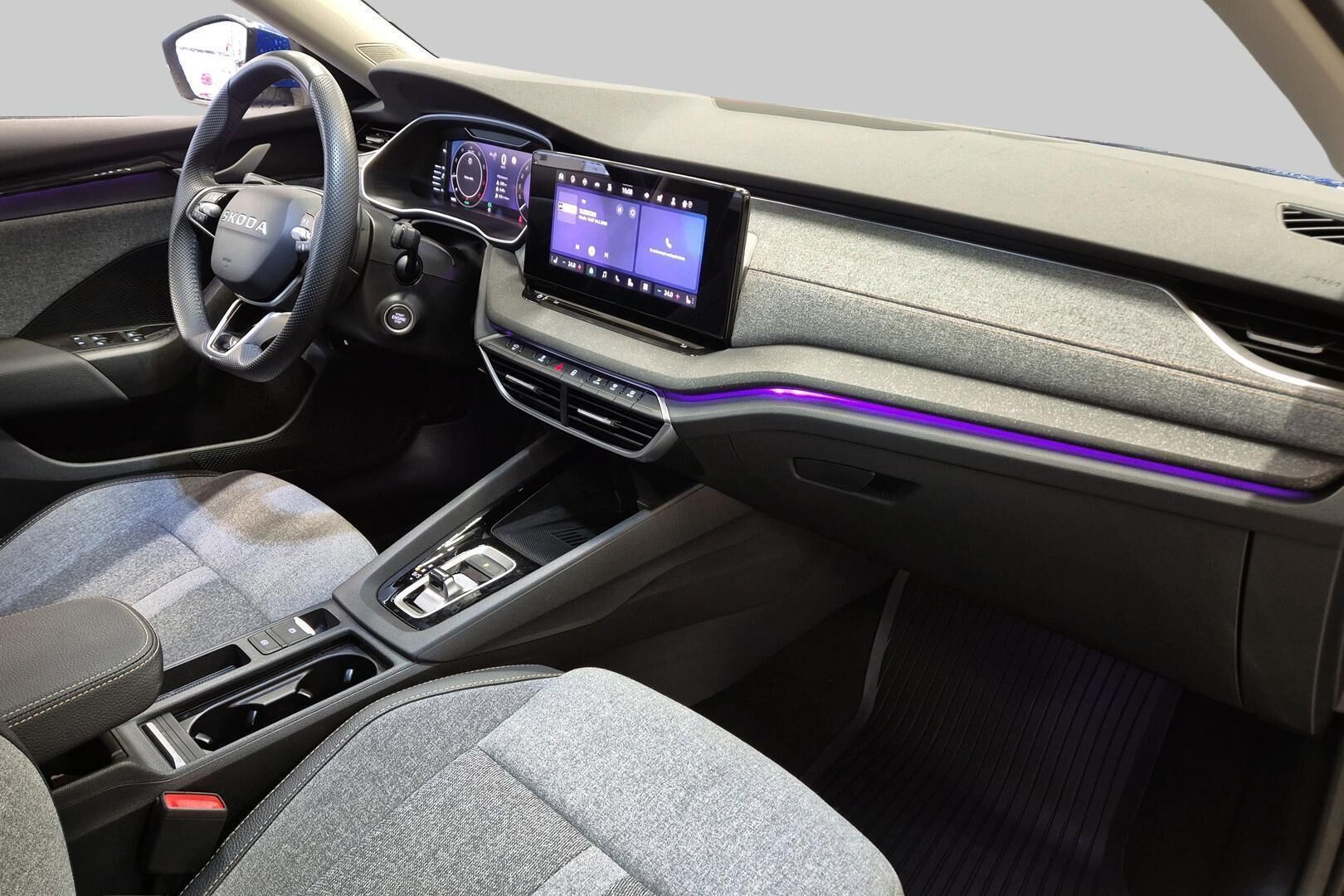 SKODA OCTAVIA iso kuva 4