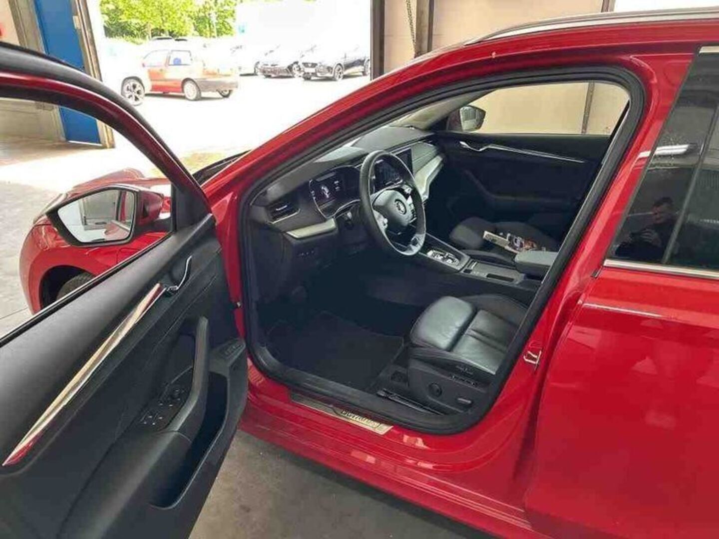 SKODA OCTAVIA iso kuva 1