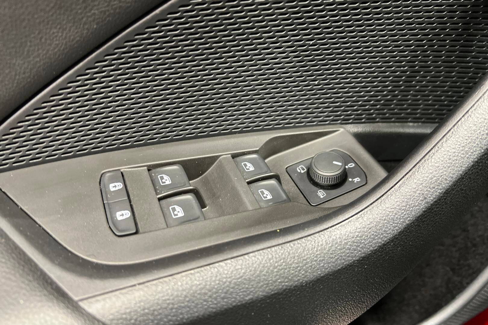 SKODA OCTAVIA iso kuva 33