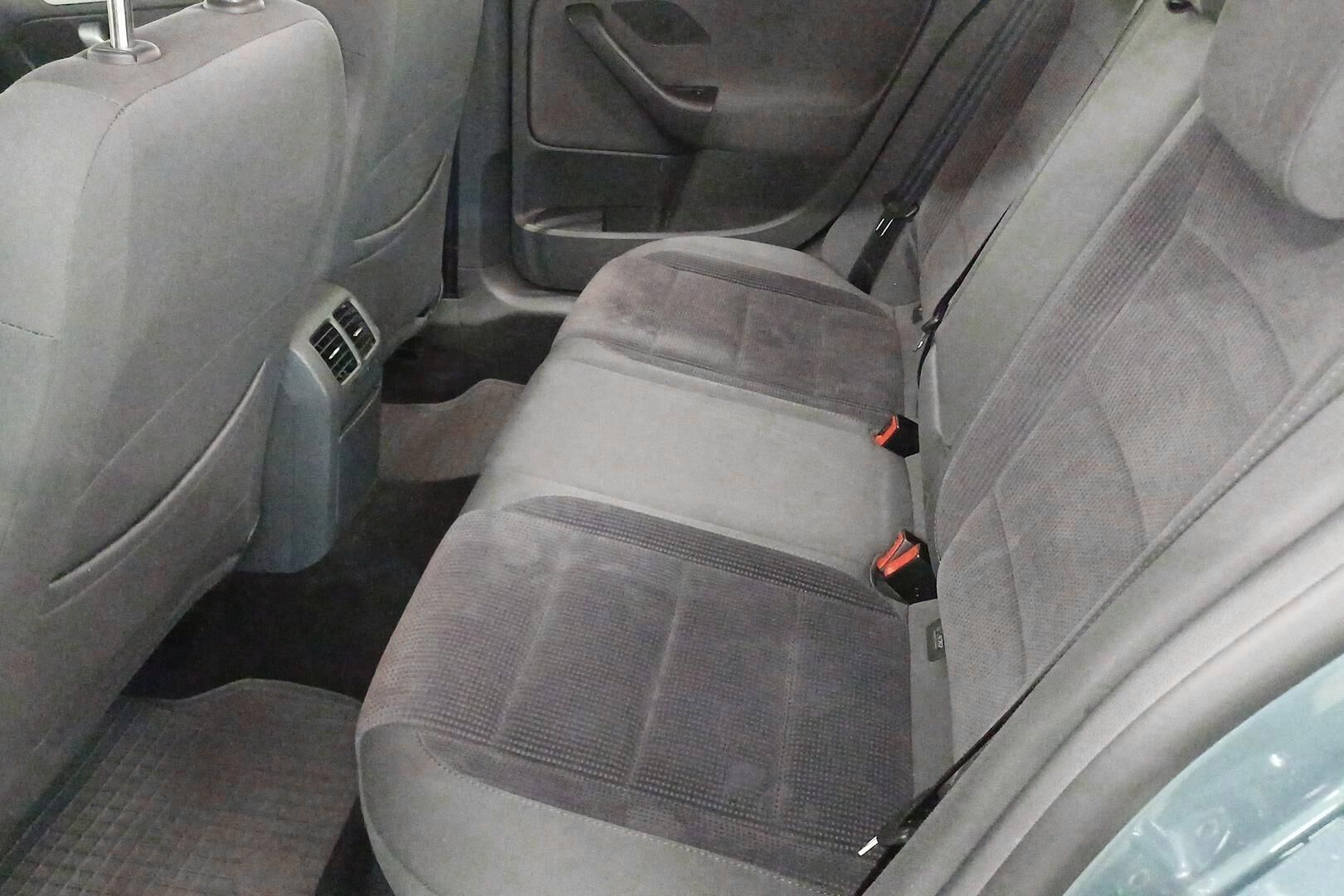 Volkswagen Jetta iso kuva 9