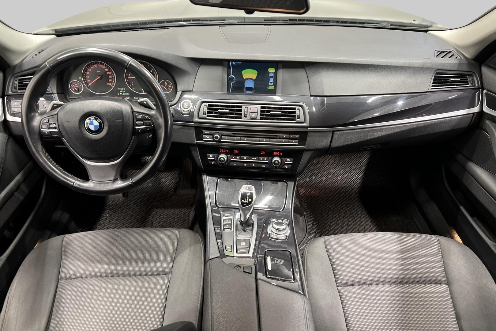 BMW 5-SARJA iso kuva 10