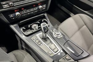 BMW 5-SARJA esikatselu 17