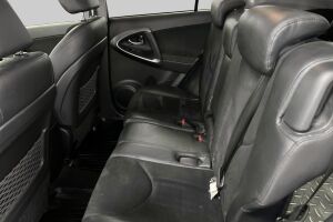 Toyota RAV4 esikatselu 10