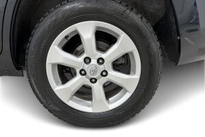 Toyota RAV4 esikatselu 13