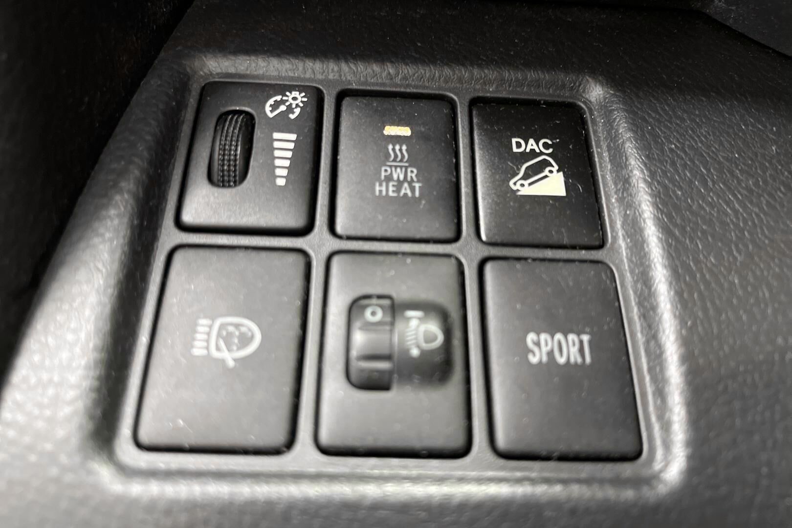 Toyota RAV4 iso kuva 19