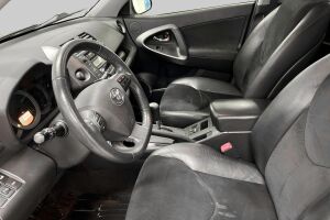 Toyota RAV4 esikatselu 9