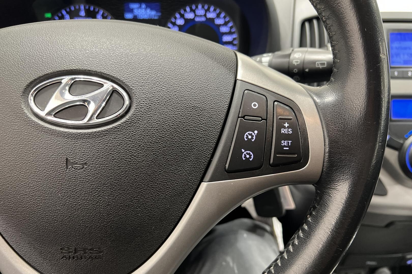 Hyundai i30 iso kuva 19