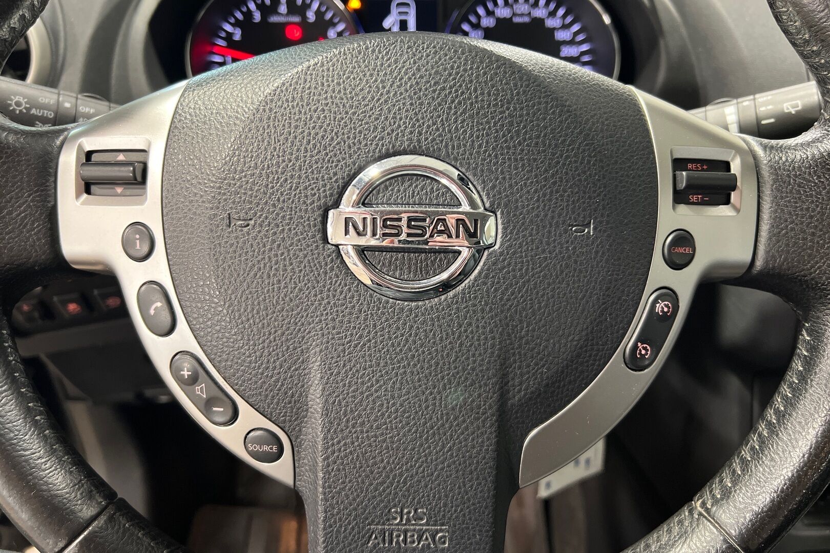 Nissan Qashqai iso kuva 9