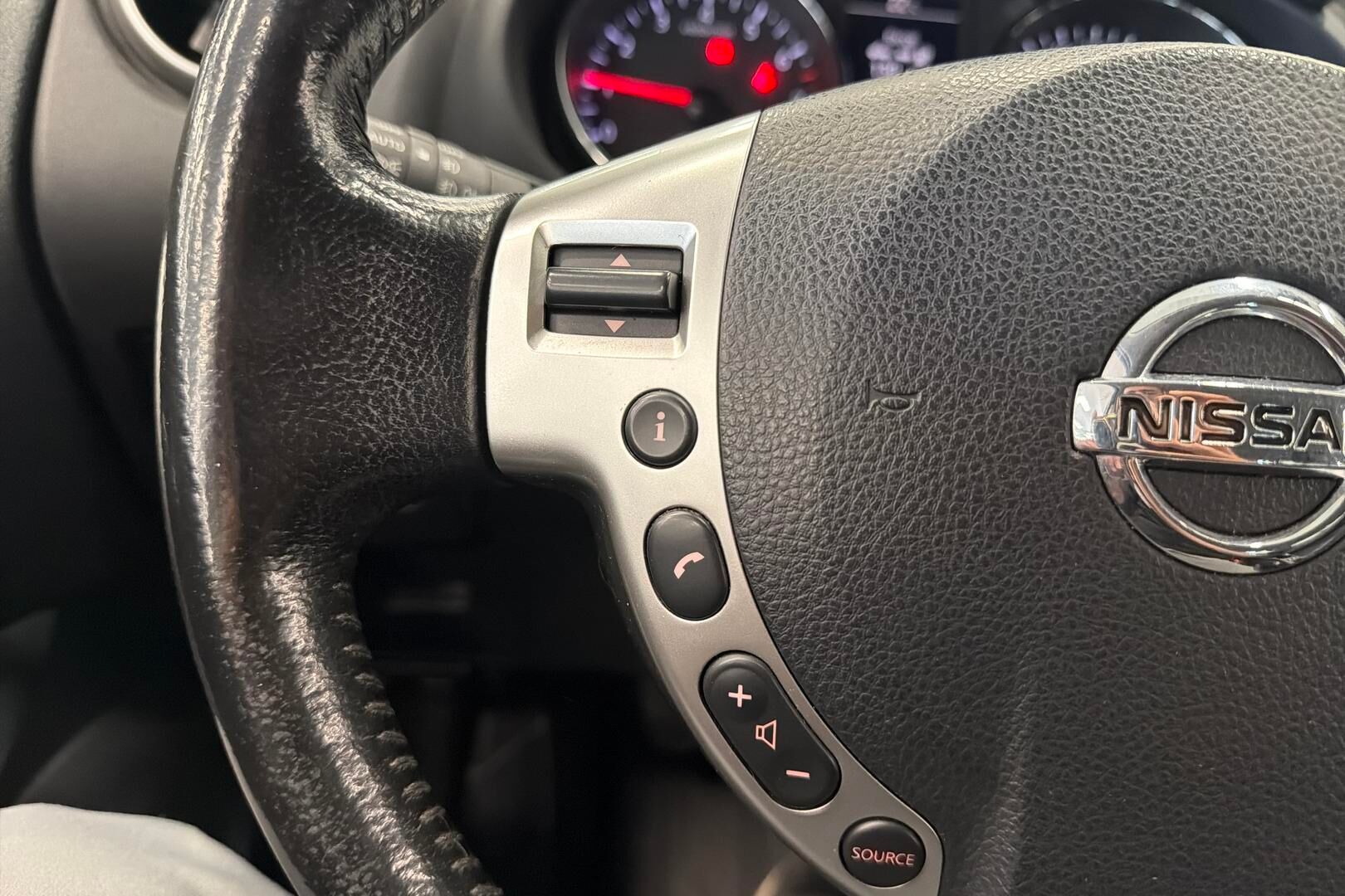Nissan Qashqai iso kuva 17