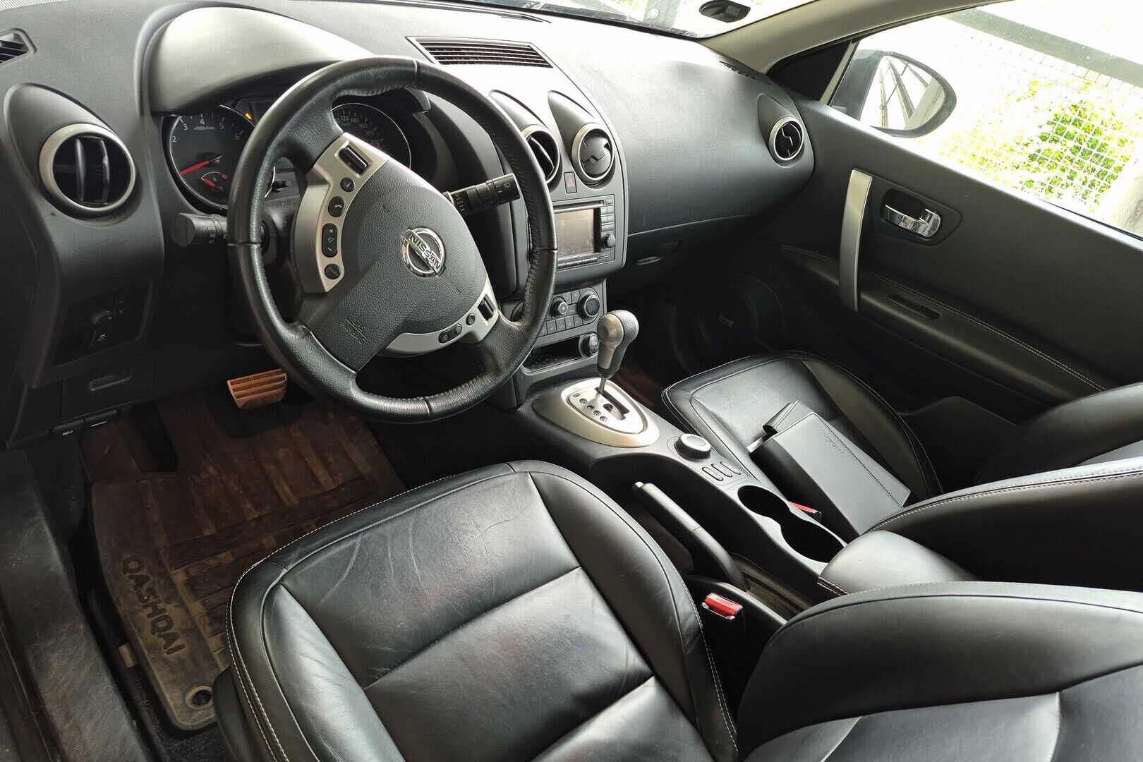 Nissan Qashqai iso kuva 1