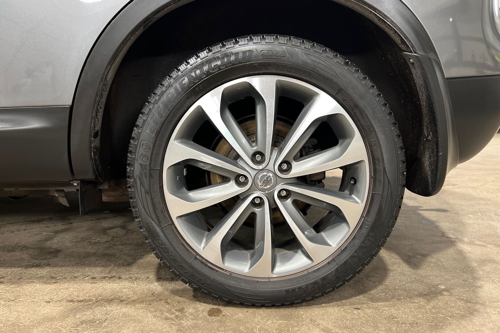 Nissan Qashqai iso kuva 10