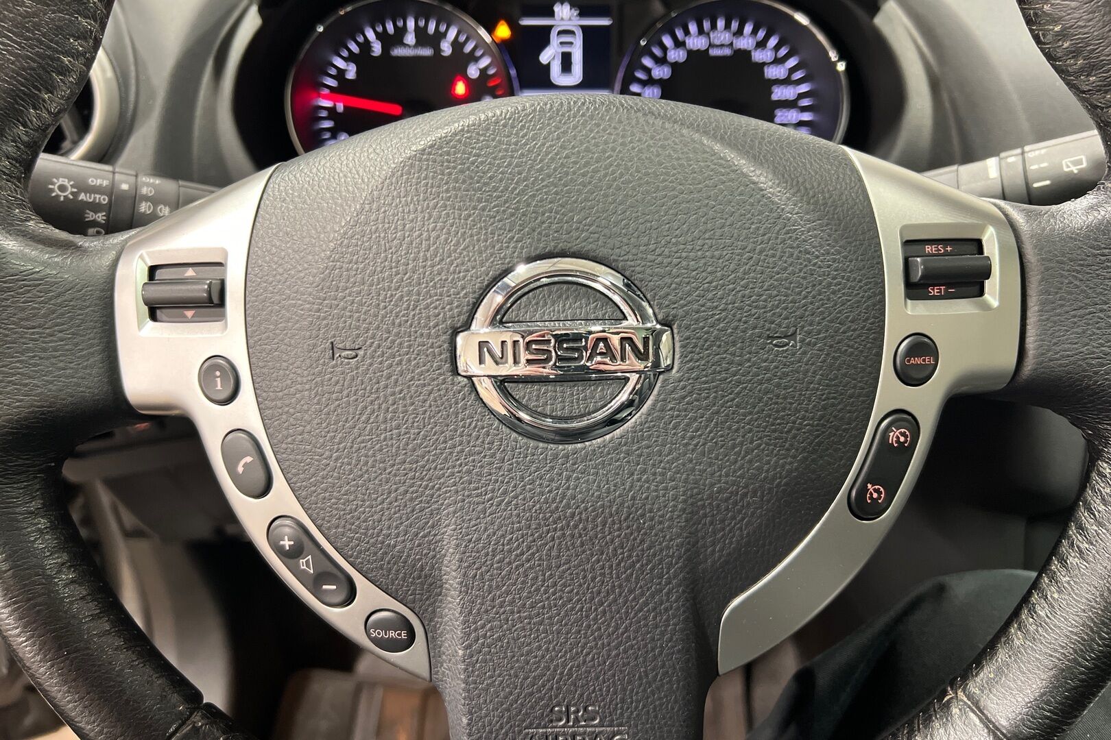 Nissan Qashqai iso kuva 11