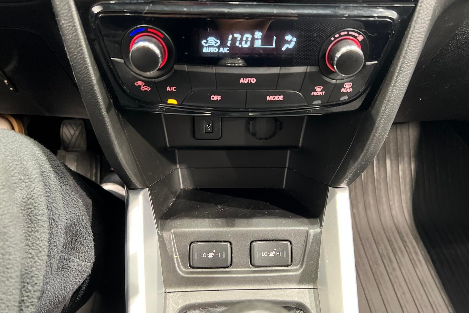 Suzuki Vitara iso kuva 11
