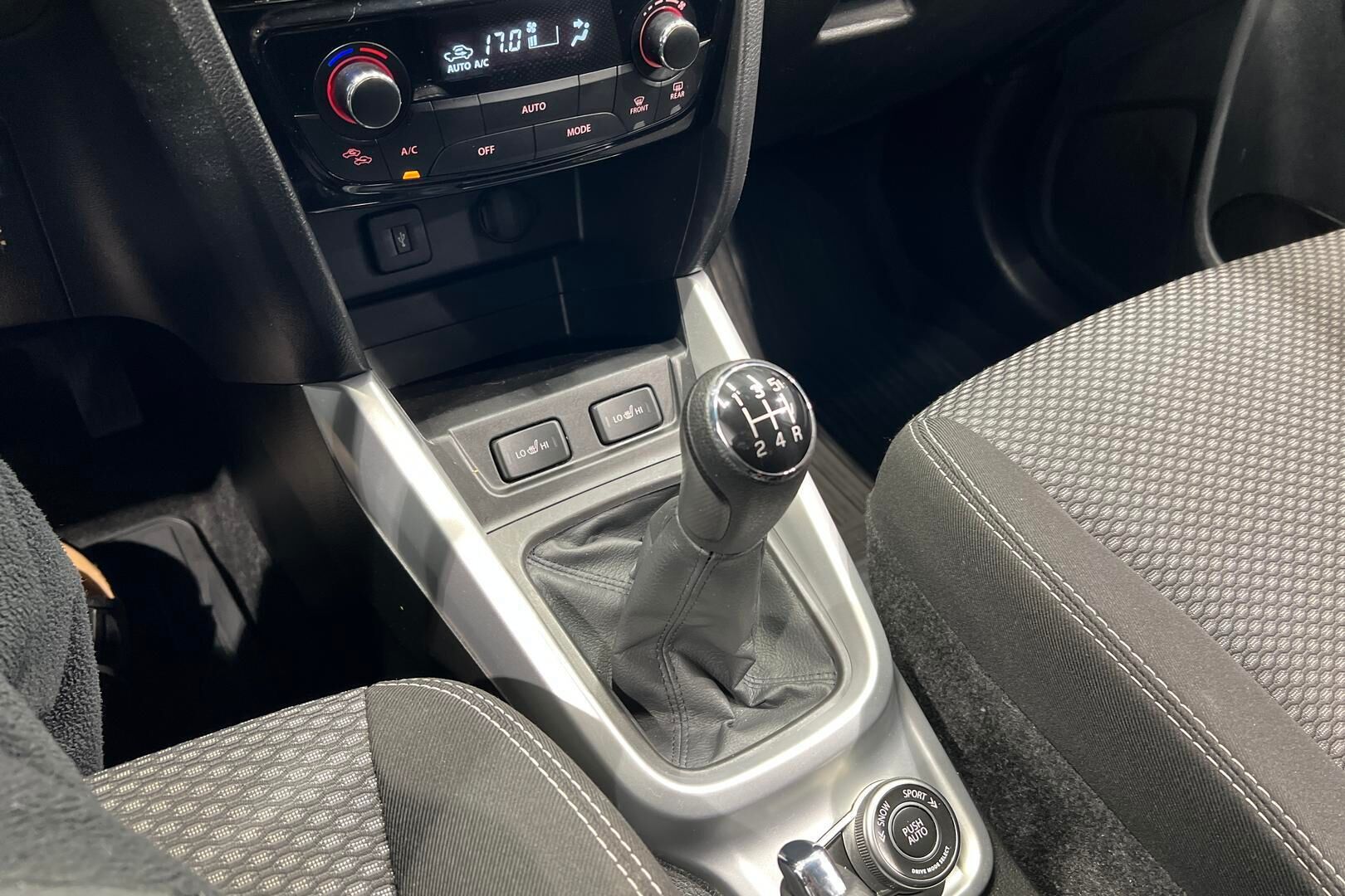 Suzuki Vitara iso kuva 26