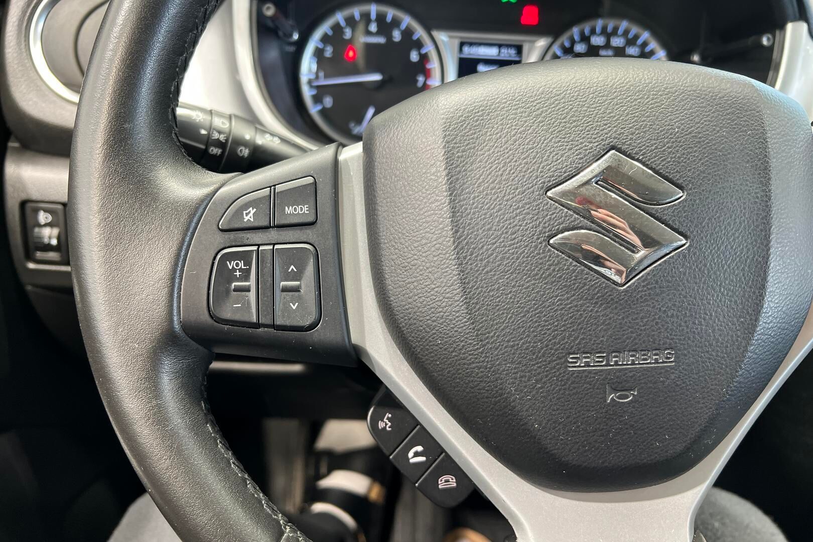 Suzuki Vitara iso kuva 13