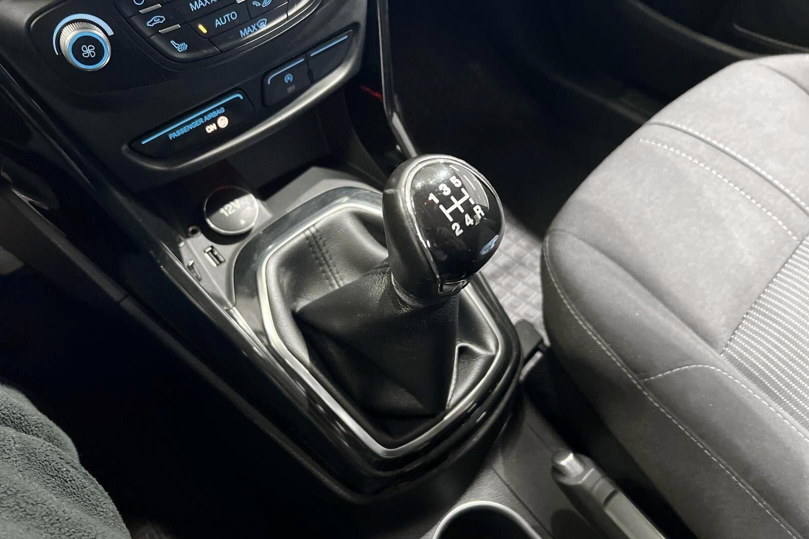 Ford B-Max iso kuva 18