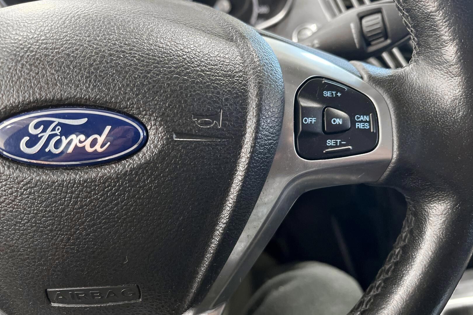 Ford B-Max iso kuva 19