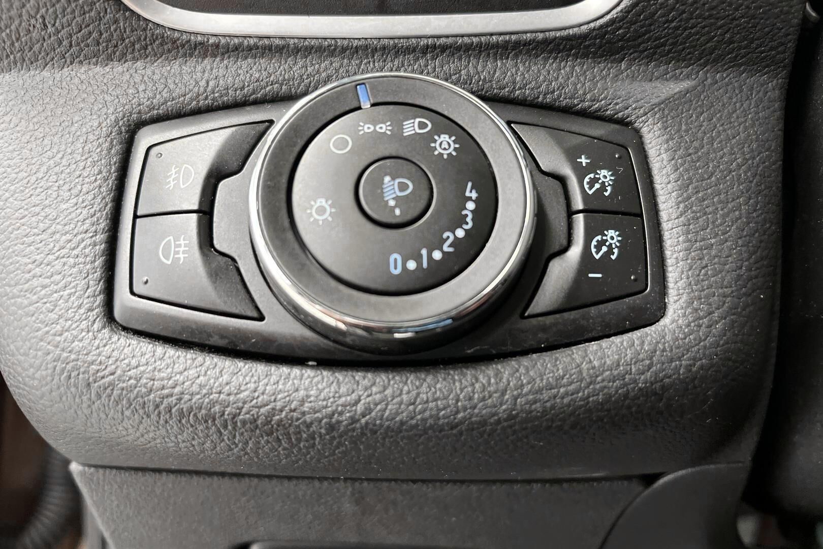 Ford B-Max iso kuva 21
