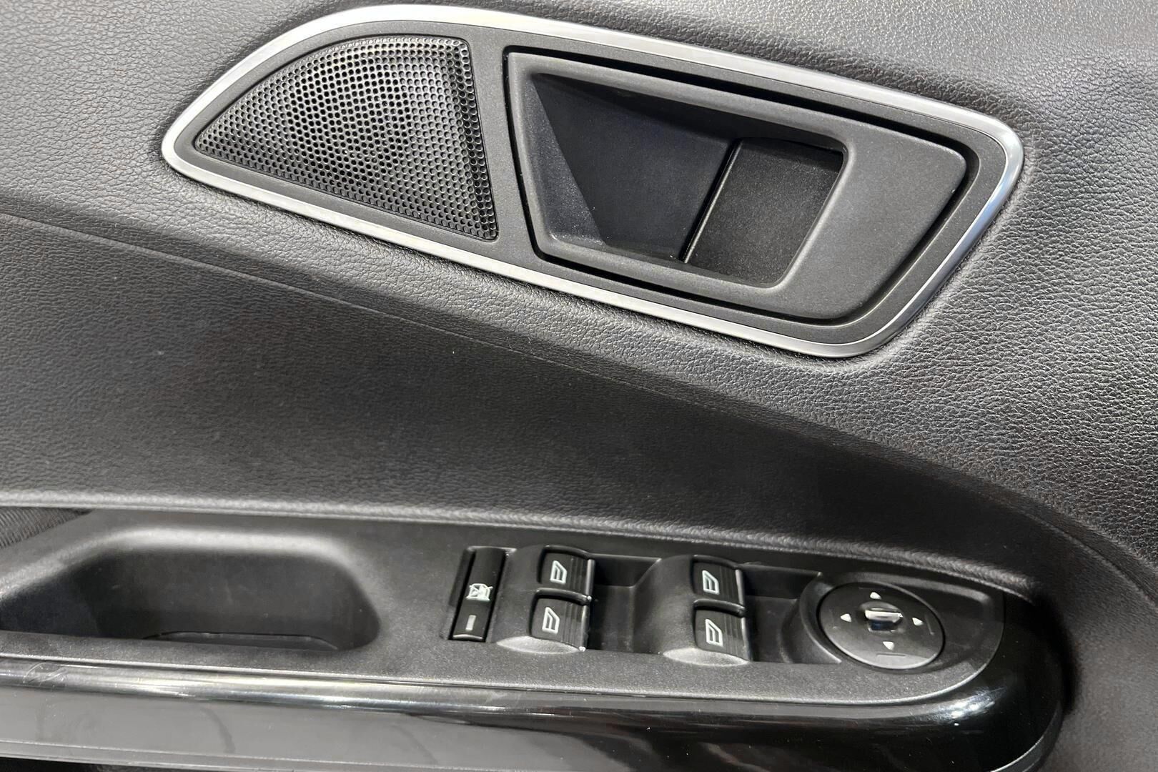 Ford B-Max iso kuva 22