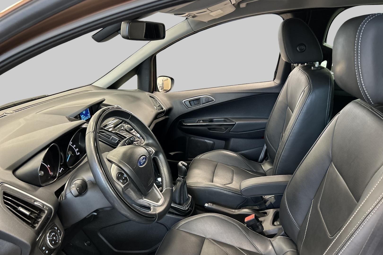 Ford B-Max iso kuva 10